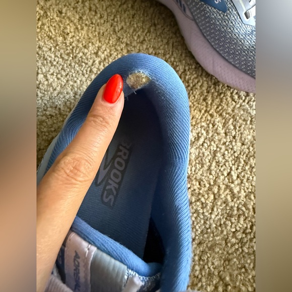 Brooks Adrenaline GTS 22 - Picture 2 of 11